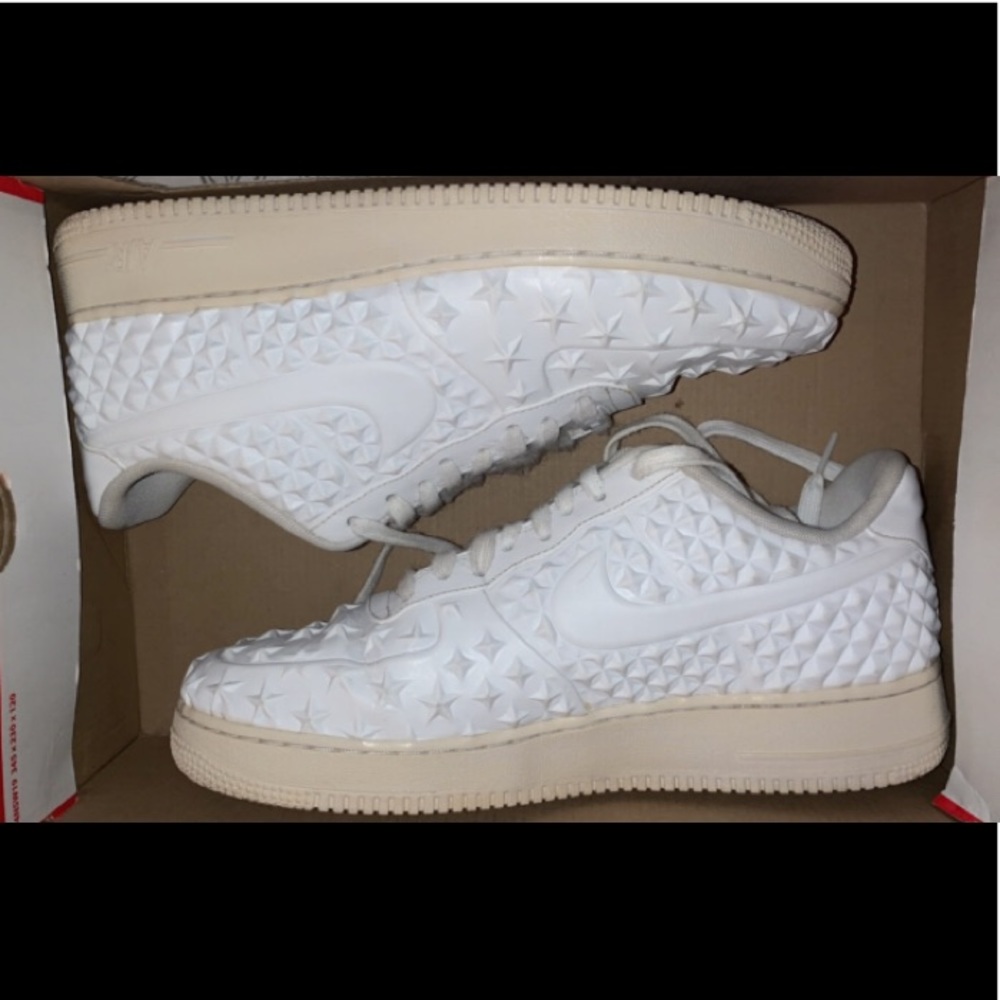 White Nike Air Force 1